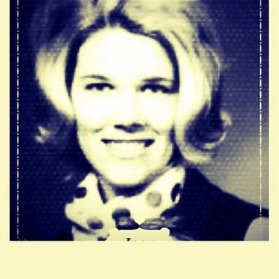 Profile Picture of Joan Krause (@JoaneKrause) on Twitter