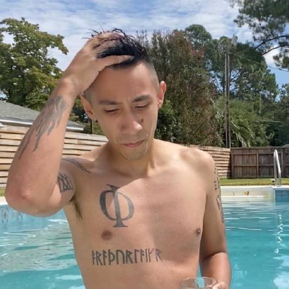 Profile Picture of Matthew Montiel (@matthewmontiel) on Poshmark