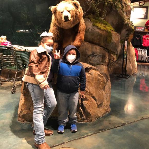 Profile Picture of Zemog Adnerb (@adnerb83) on Poshmark