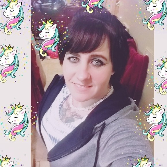 Profile Picture of Michelle Pieplow (@michellepieplow) on Poshmark