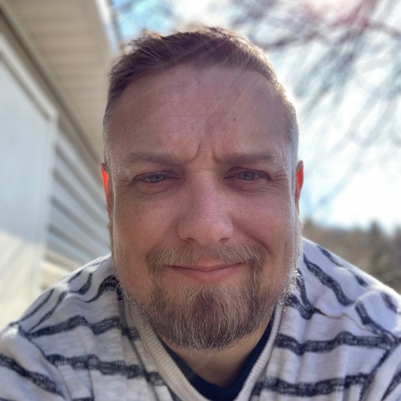 Profile Picture of Steven Hensley (@snhensley81) on Poshmark