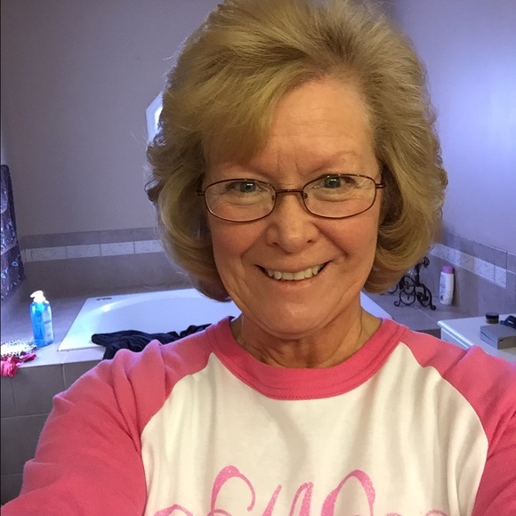 Profile Picture of Pamela Willett (@pam1953) on Poshmark
