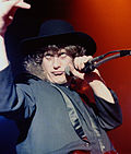 Profile Picture of Noddy Holder - Wikipediaon Wikipedia