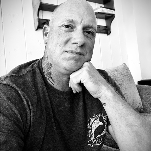 Profile Picture of Daniel Beard (@danielbeard111) on Poshmark