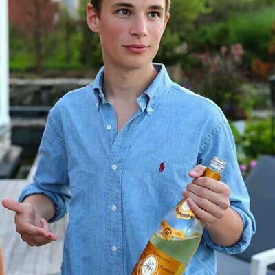 Profile Picture of Jonathan Drews (@lightningmanate) on Twitter