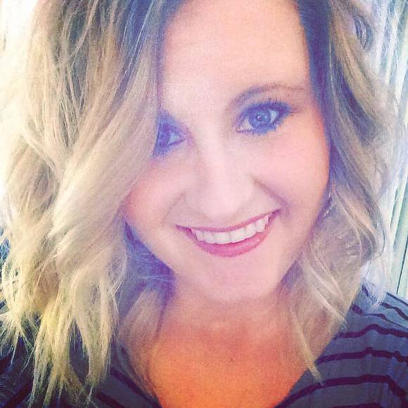 Haley Evenrud - Poshmark Profile Picture of Haley Evenrud (@haley_evenrud) on Poshmark