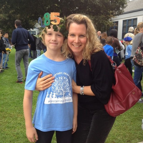 Profile Picture of Karen Careaga (@karencareaga) on Poshmark