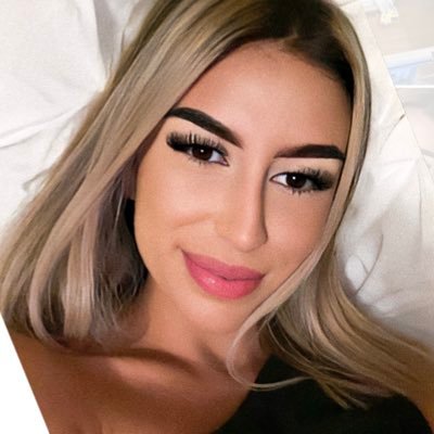 Profile Picture of Marina Preciado (@oxminaox) on Twitter