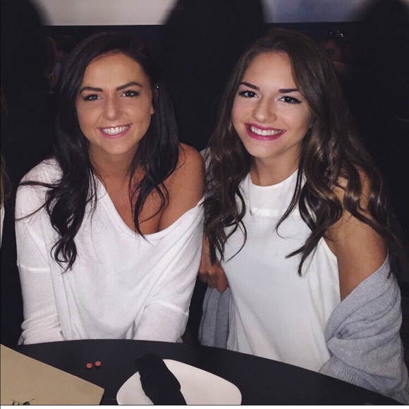 Profile Picture of Miranda Neff (@mirandaneff) on Poshmark