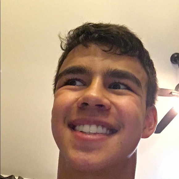 Profile Picture of Chris Finch (@chrisfinch007) on Poshmark