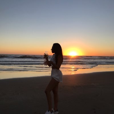 Profile Picture of Cande Ramirez (@CandeRamirez17) on Twitter