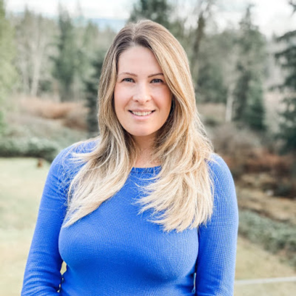 Profile Picture of Nycol Bevis (@nycol_bevis) on Poshmark