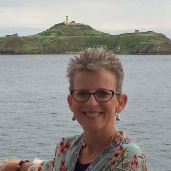 Profile Picture of Dixie Knight (@dixieknight117) on Poshmark