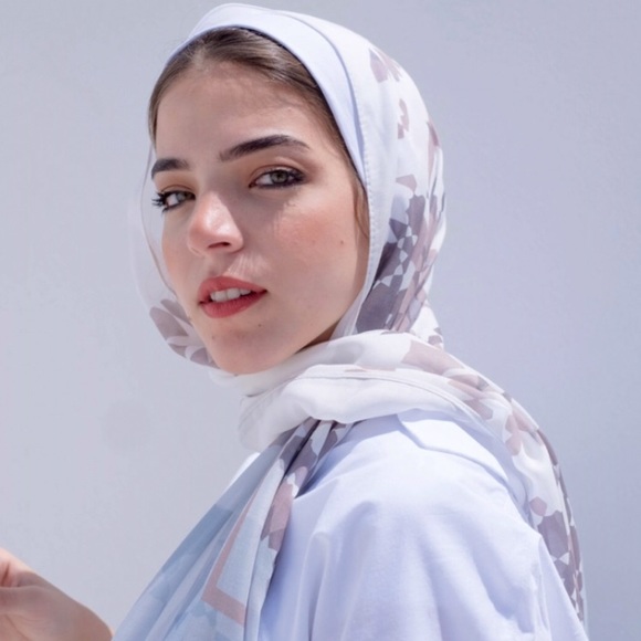 Profile Picture of Vladokenan . (@vladokenan3962) on Poshmark