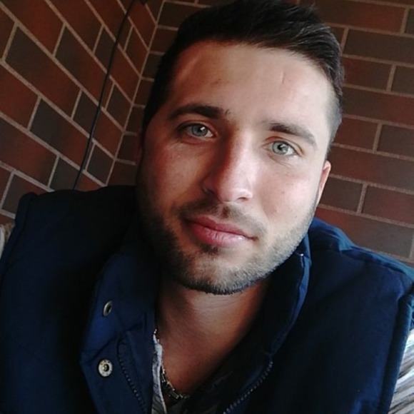 Profile Picture of Bobby Mitchell (@mitchellb891) on Poshmark