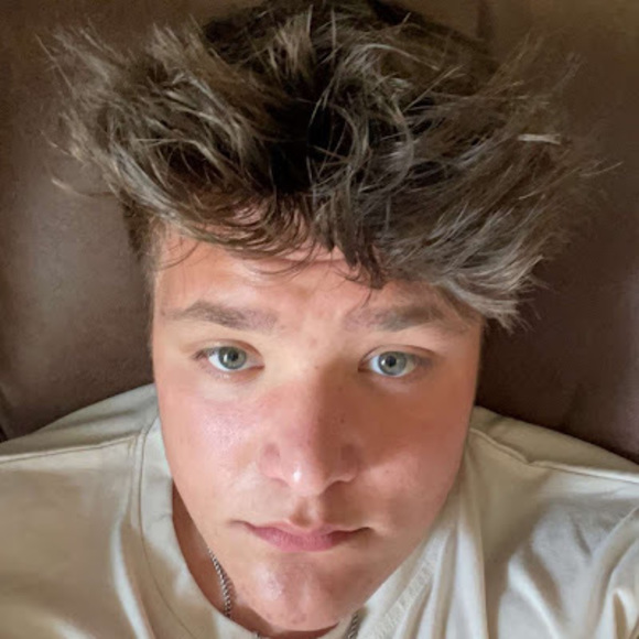 Profile Picture of Brayden Danby (@bdanby2006) on Poshmark