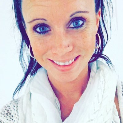 Profile Picture of Heidi Scully (@8DHLH8) on Twitter