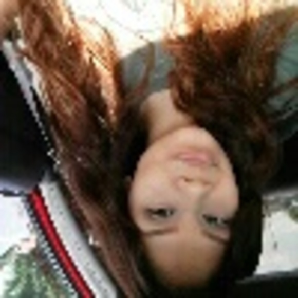 Profile Picture of Ashley Abrego (@ashleyyym94) on Poshmark