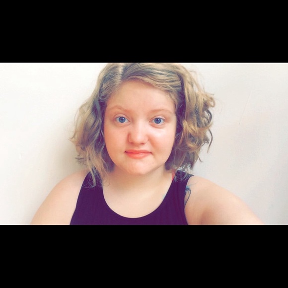 Profile Picture of Kennedy Allen (@kennedyallenl) on Poshmark
