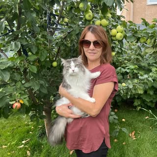 Profile Picture of 📚Gosia reads with 🐾 Cora 🐾 (@em.gi0.reads) on Instagram