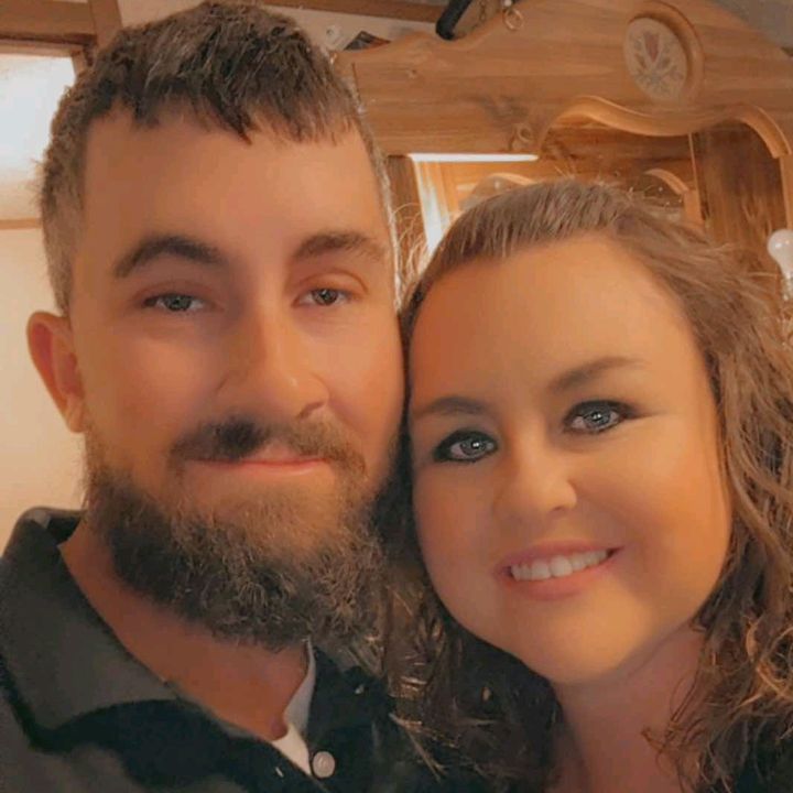 Profile Picture of Matt 6.5 (@matthewwinegar) on Tiktok