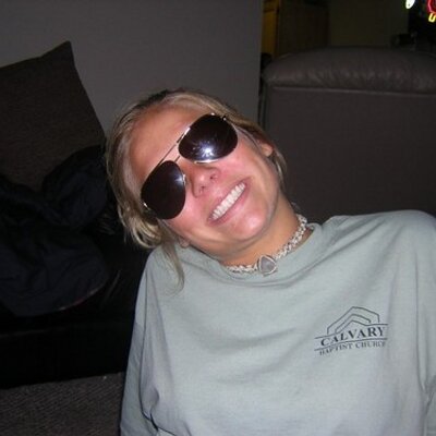 Profile Picture of Elizabeth Ludlum (@tizabell) on Twitter