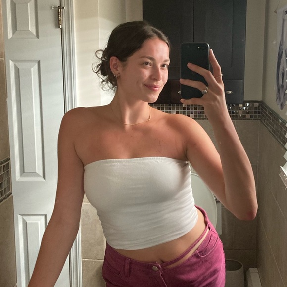 Jaina Hausser - Poshmark Profile Picture of Jaina Hausser (@jaikarhau) on Poshmark