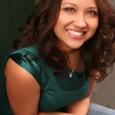 Profile Picture of Julia (@juliaazcona) on Twitter