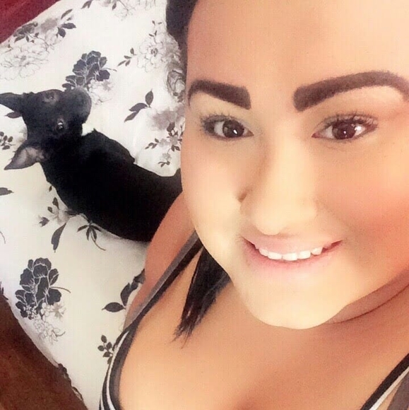 Profile Picture of Michelle Jaramillo (@chellbell08) on Poshmark