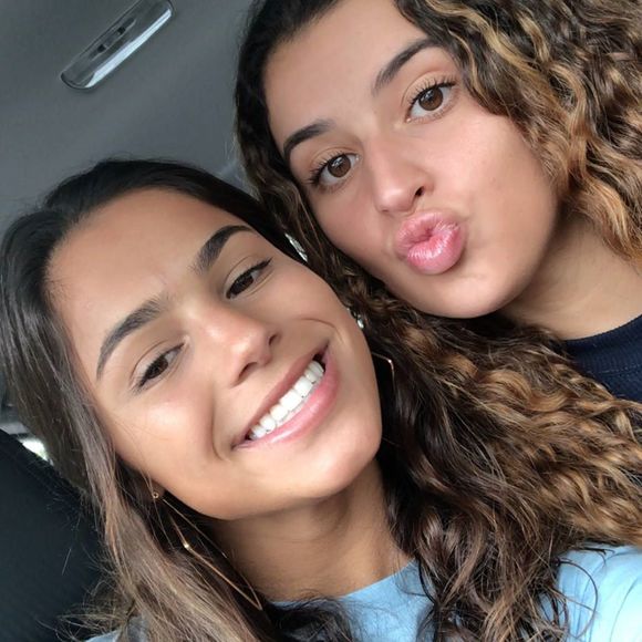 Profile Picture of Bella Caruso (@bellcaruso) on Poshmark