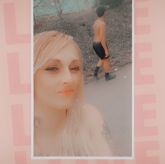 Profile Picture of Crystal Anthony (@cryant83) on Poshmark