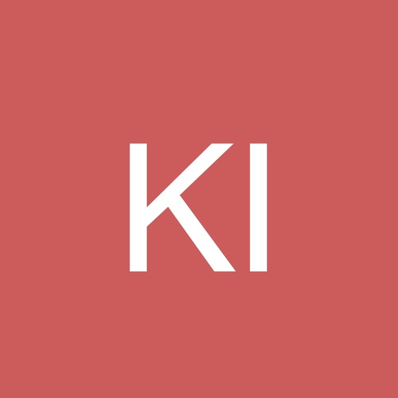 Profile Picture of Katie Ignatz (@katieignatz) on Poshmark