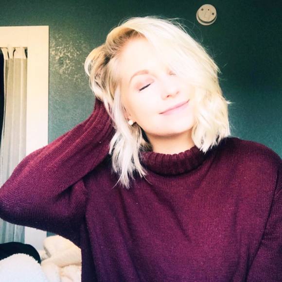 Profile Picture of Alison Rudenick (@alisonkaye) on Poshmark