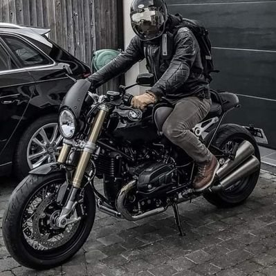 Profile Picture of Mark Lambo (@varanyu11) on Twitter