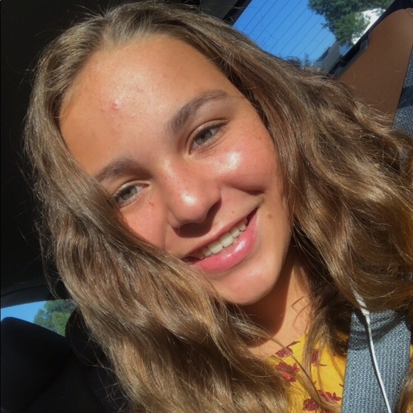 Profile Picture of Maci Dahlberg (@macinicole588) on Poshmark