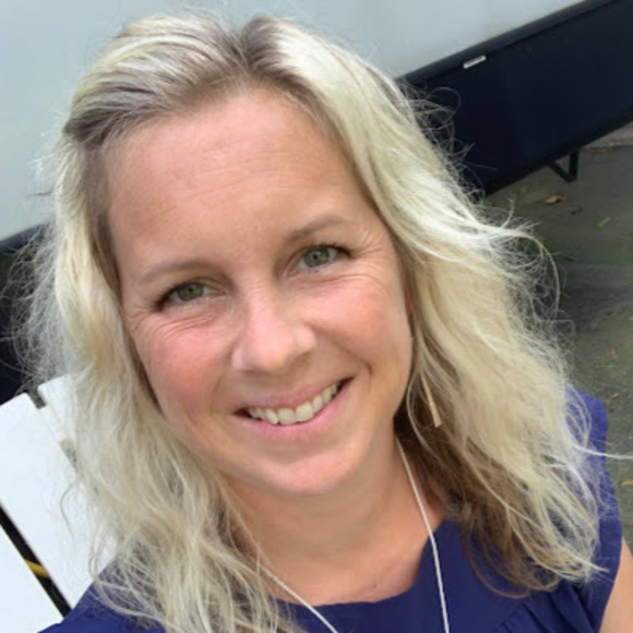 Profile Picture of Christine Perrino (@christineper958) on Poshmark