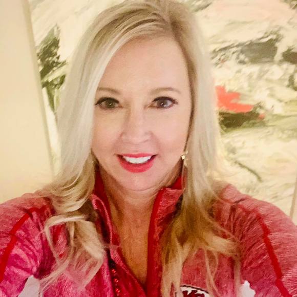 Profile Picture of Michele Hodge (@mmcguire7570) on Poshmark