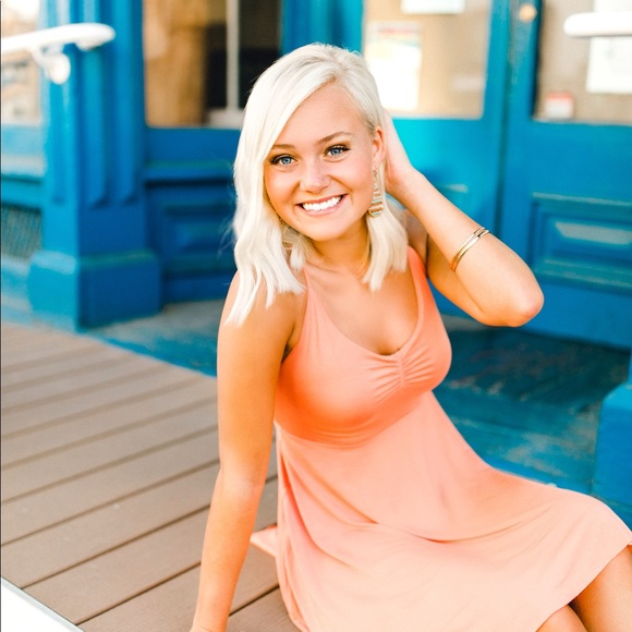 Profile Picture of Aybree Croskey (@croskeyam) on Poshmark