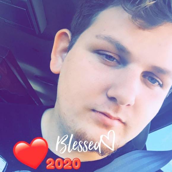 Profile Picture of Zachary Gardner (@zacharygardner9) on Poshmark