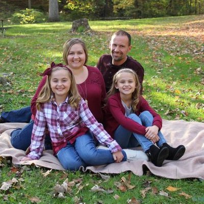 Profile Picture of Jennifer Shepard (@jeffswife99) on Twitter