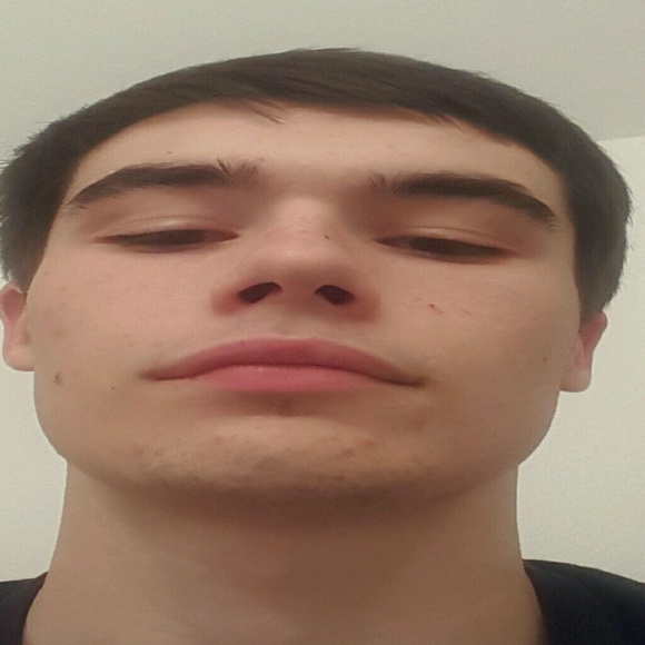 Profile Picture of Brandon Michealsen (@bman1789) on Poshmark