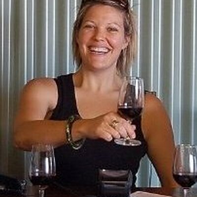 Profile Picture of Bettina James (@bettinajames) on Twitter