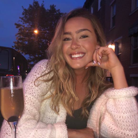 Profile Picture of Alexa Bartos (@alexabartos) on Poshmark