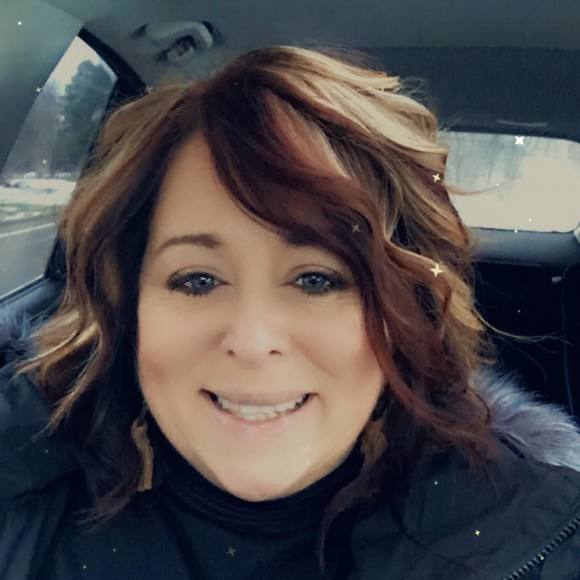 Profile Picture of Shelby Camerlengo (@scamerlengo) on Poshmark