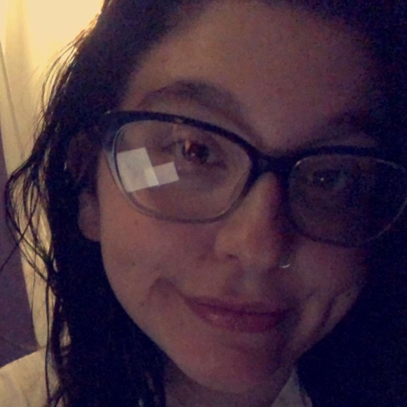 Cassie Knittle - Poshmark Profile Picture of Cassie Knittle (@cassiek3901) on Poshmark