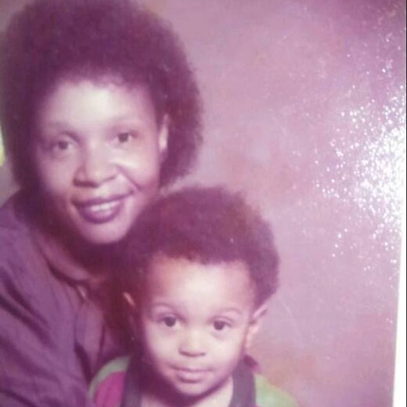 Profile Picture of Clinton White (@clintonwhite372) on Poshmark