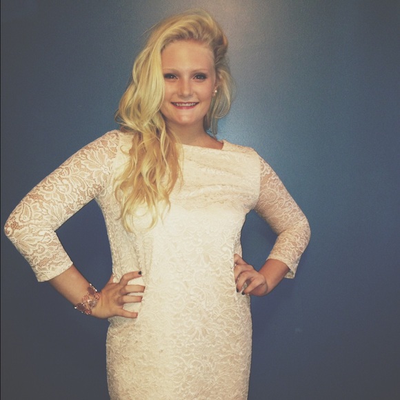 Profile Picture of Chelsea Harlamert (@cheharla98) on Poshmark
