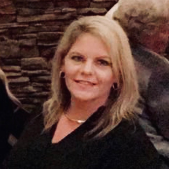 Nancy Santos - Poshmark Profile Picture of Nancy Santos (@nanssantos13) on Poshmark