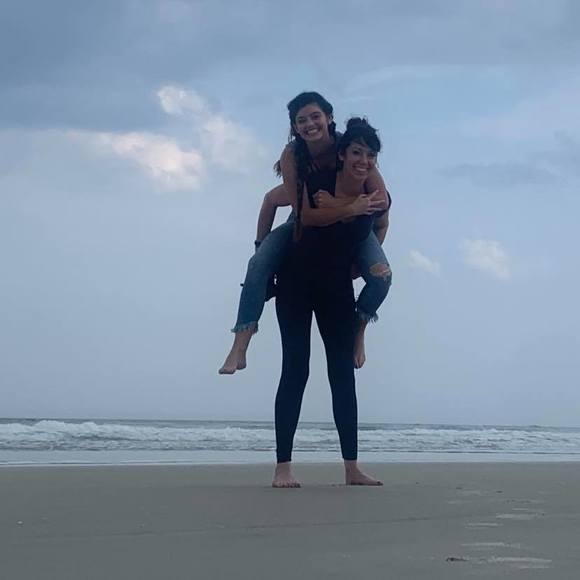 Profile Picture of Jessica Hanely (@jesshanely) on Poshmark