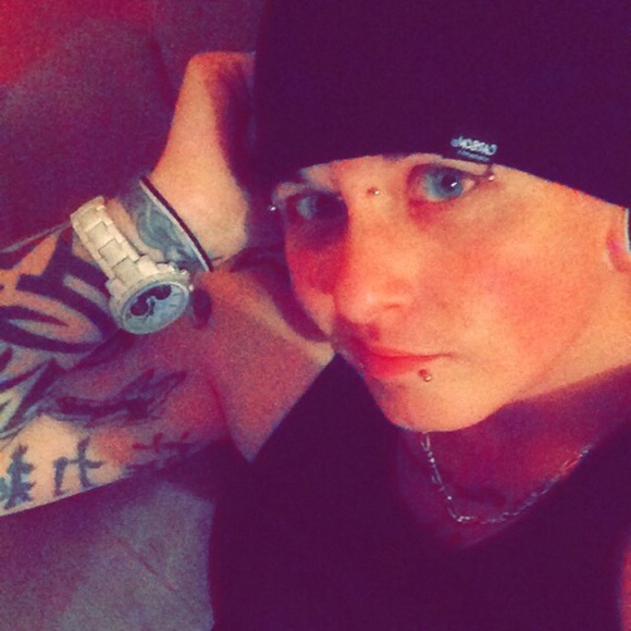 Profile Picture of Todd Poulin (@hottdady) on Poshmark